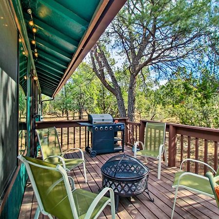 Modern Heber-Overgaard Cabin With Deck And Fire Pit Bagian luar foto